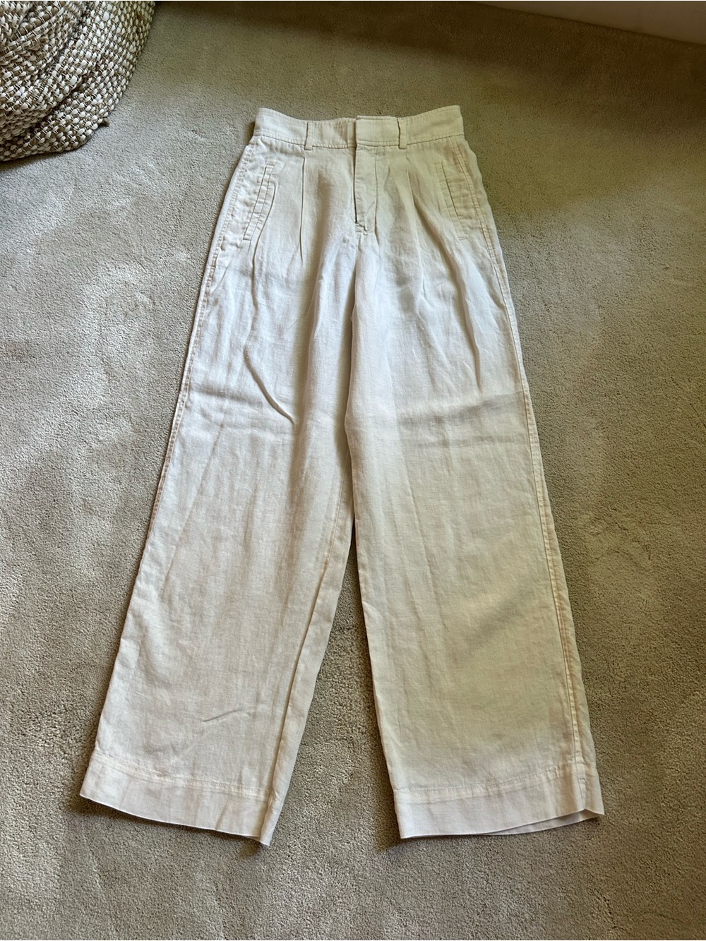 Everlane High-Rise Wide-Leg Linen Pants in Light Beige